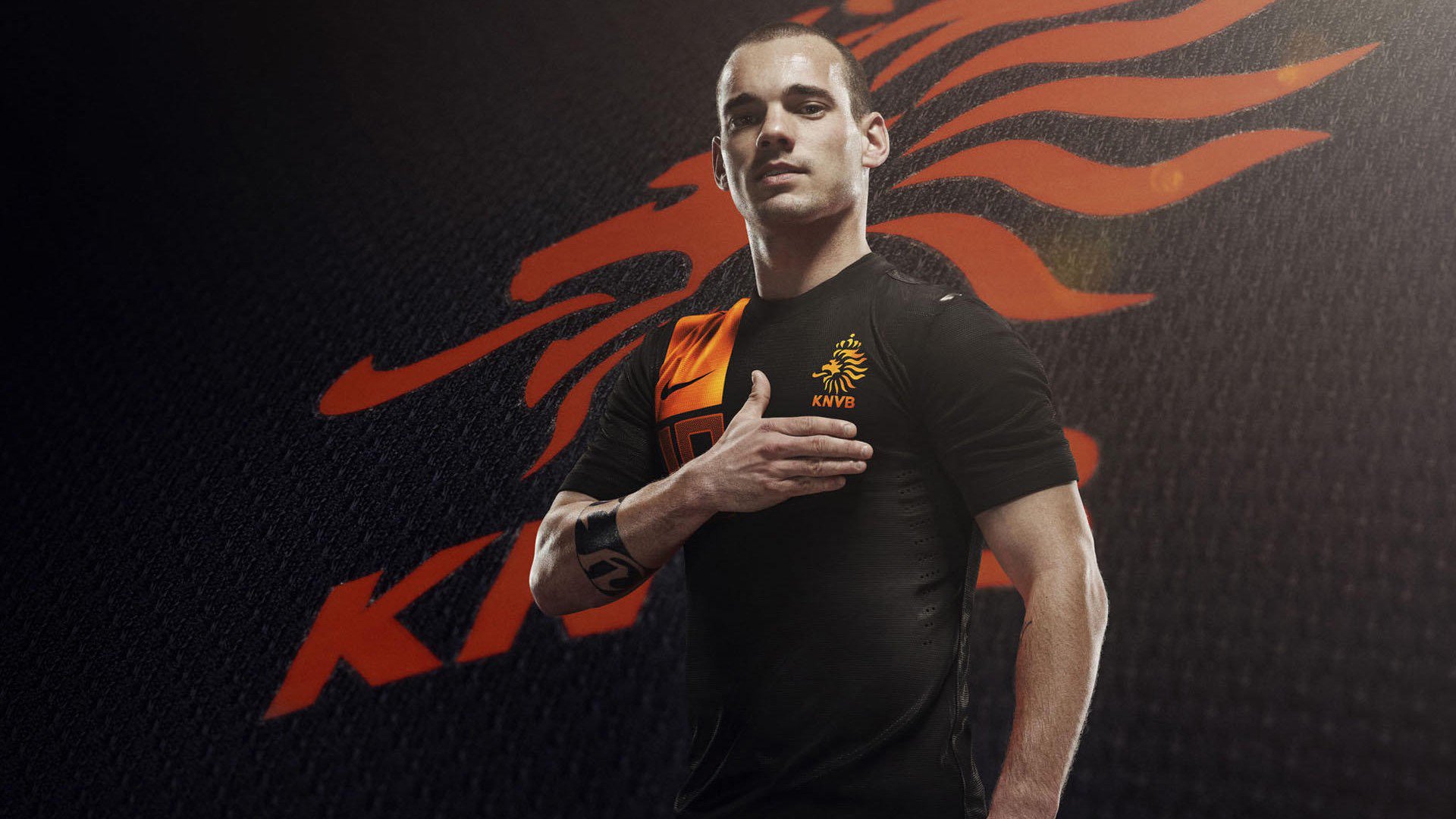 美国游泳名将打破尘封十年世界纪录，泳坛再掀狂潮